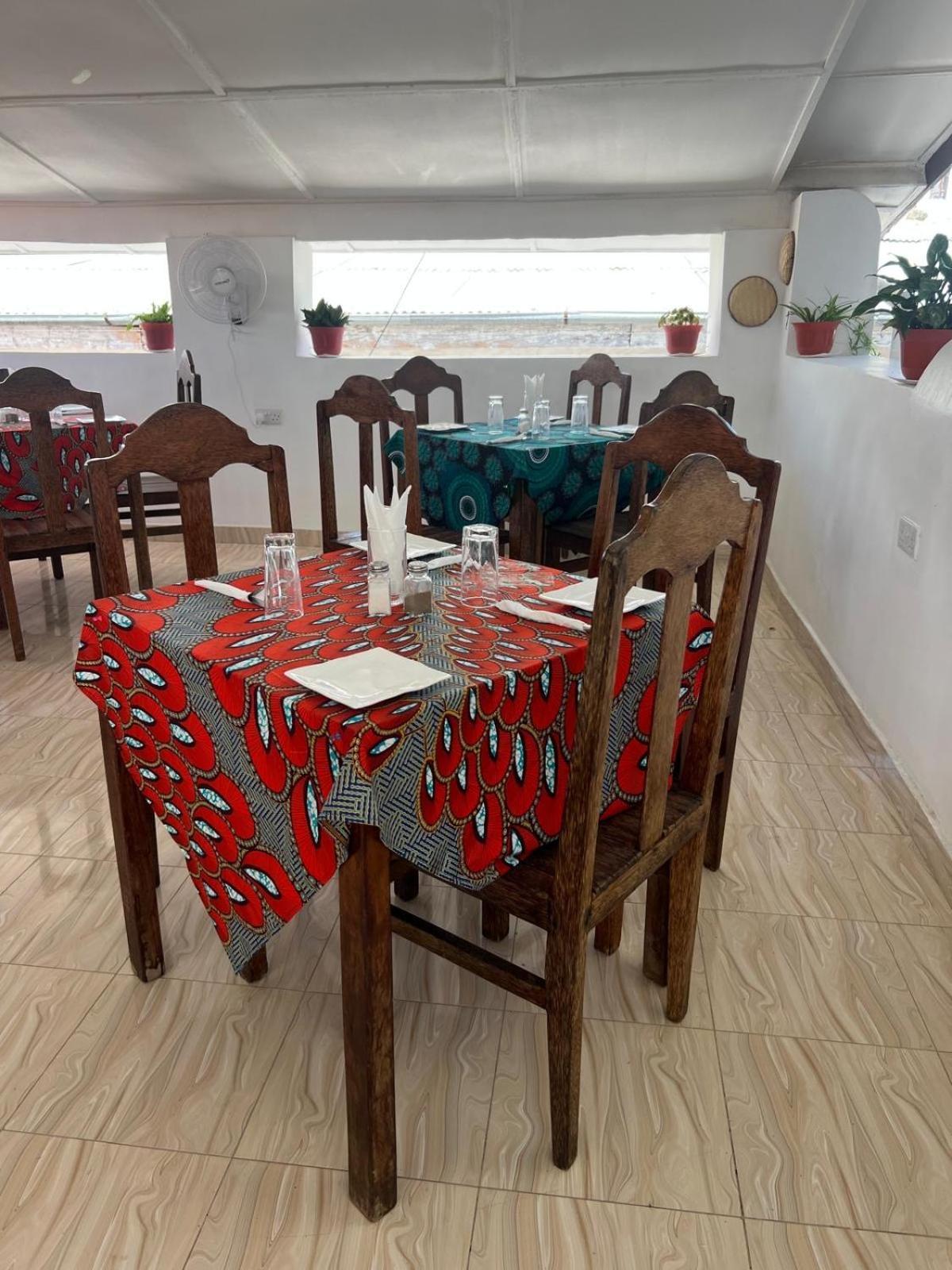 Vivi Cafe Hotel